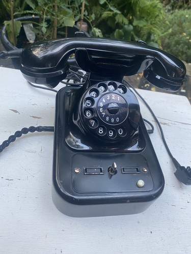 Vecchio telefono metallo - vecchio,