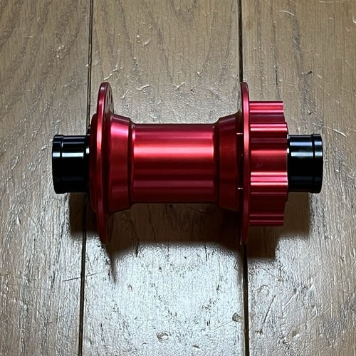 Mozzo anteriore downhill rosso