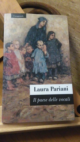 Paese delle vocali - il,