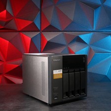 QNAP Turbo Station TS-453A-4G