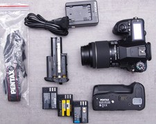 Pentax K-5 IIs (K5iis) con originale Manico D-BG4 e 50 scatti 200 mm - 6308