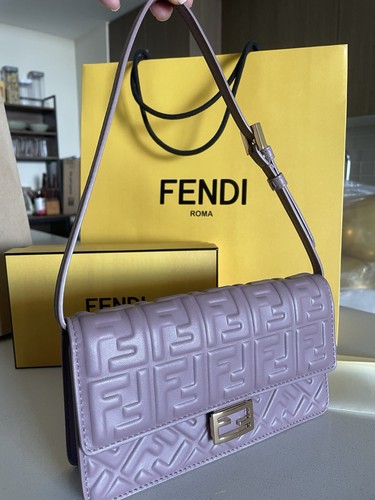 Nuovo portafoglio fendi - nuovo,