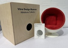 Sedia a sfera in miniatura