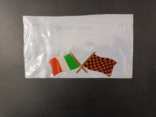 Adesivo MILAN - bandiera italiana e a scacchi rossonera (auto)