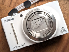N MINT Nikon COOLPIX S8200