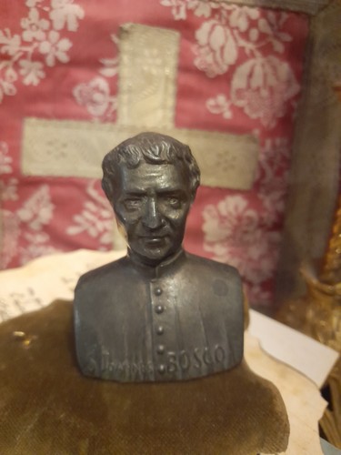 Vecchia piccola statuina - , mezzo