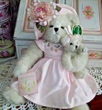 *MOTHER LOVE & BABY HUGS*