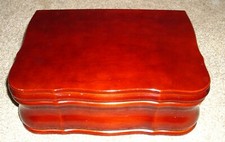ATTRACTIVE GOOD SIZED GLOSS