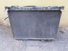 NISSAN KING CAB PICK-UP TD21 SD21 RADIATORE PLASTICA SUPPORTO VENTOLA TUBI TAPPO