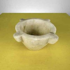 mortaio vintage in marmo