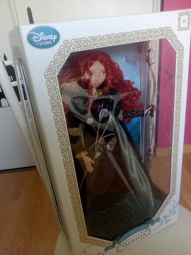 Doll limited edition disney - limited,