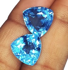 Anello con pietra preziosa