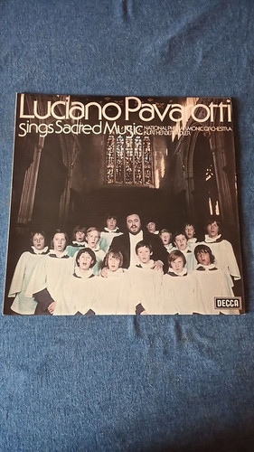 Luciano pavarotti sings - luciano, sacred