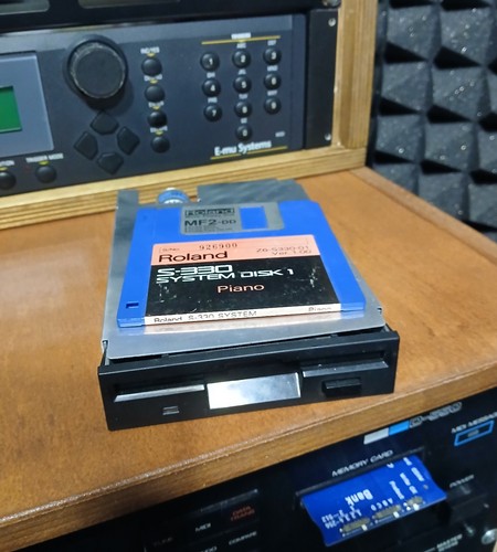 Floppy drive roland 330 - drive, s-330
