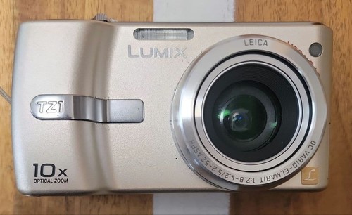 Fotocamera digitale compatta