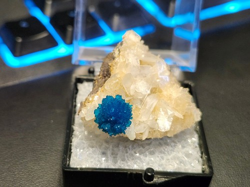 Cavansite stilbite crystal - on,