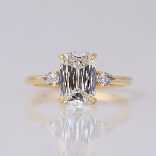 Anello solitario con diamanti