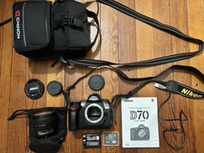 Nikon D70 + obiettivo AF 24-85mm FX + scheda di memoria 1GB + batteria + borsa + cinghia + manuale