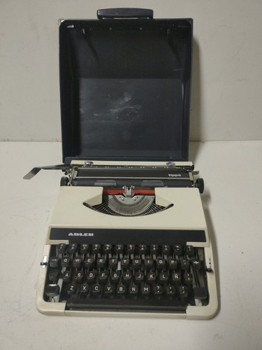 Macchina scrivere adler - da,
