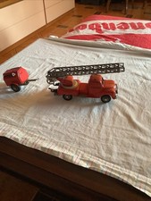 VIGILI del FUOCO      Modellino con Carrello e Scala