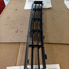 Griglia centrale. Paraurti anteriore VOLKSWAGEN GOLF (1J) 1.4 16V Ber.