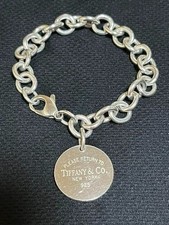 Tiffany & Co. Si prega di