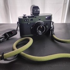 Leica mp 240 corpo + mirino elettronico + doppio caricatore usb+ accessori.