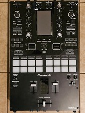 Pioneer DJM-S11 Mixer Battle