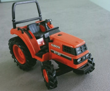 Kubota 1:25 - Trattore Kubota ST-30