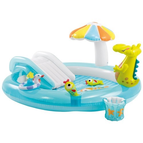 Piscina con scivolo - con,
