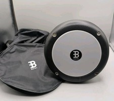 MEINL Doumbek in alluminio nero HE-2000 con rivestimento simile alla pelle - borsa da trasporto