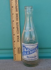 Bottiglia di vetro trasparente