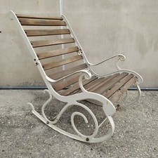 SEDIA A DONDOLO DA GIARDINO STRUTTURA IN GHISA E DOGHE IN LEGNO POLTRONA VINTAGE