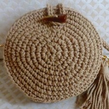 Borsa beige lavorata a mano a