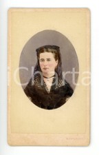 1970 ca MILANO Ritratto di donna vestita a lutto *MONTABONE CDV colorata a mano