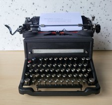 Macchina da scrivere Olivetti