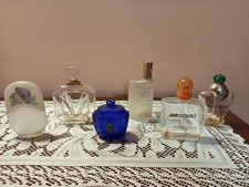 Bottiglie di profumo vuote da