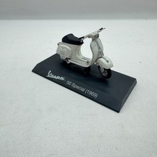 MODELLINO SCOOTER VESPA 50 SPECIAL 1969 BIANCA- MAISTO - SCALA 1:18