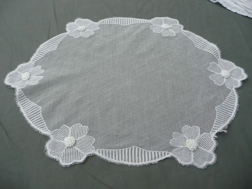 Centrino antico tulle ricamato - tulle,