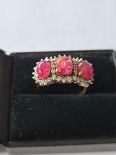 Anello in oro 9 ct con rubini