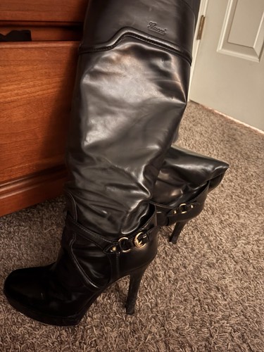 Gucci boots please read - gucci, read!