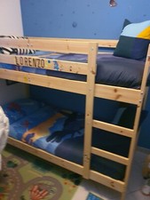 Cameretta bambino in ottimo stato. Letto a castello,armadio nuovissimo,scrivania