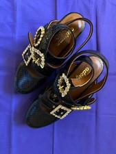 Zoccolo in pelle con cinturino