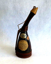 Bottiglia whisky Dickle vintage prima imbottigliamento 1964 in rilievo su bottiglia