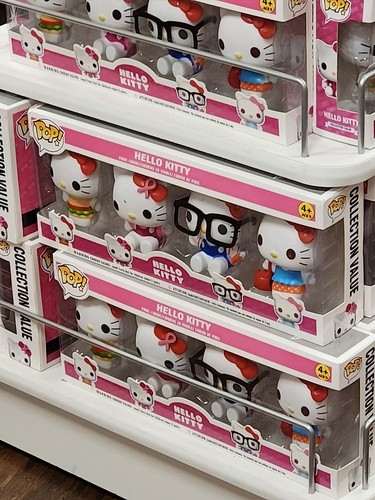 Hello kitty fiqures - hello,