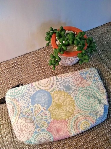Borsa cosmetica fiori pastello
