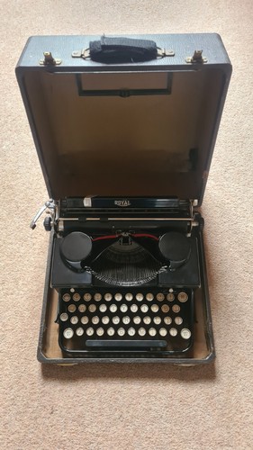 Portable royal typewriter - royal, 1930