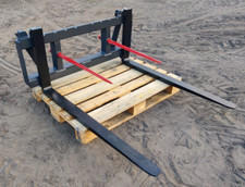 Forca per pallet FEM2 2000kg per attacco euro - forche 1200mm + 2 spiedini fieno