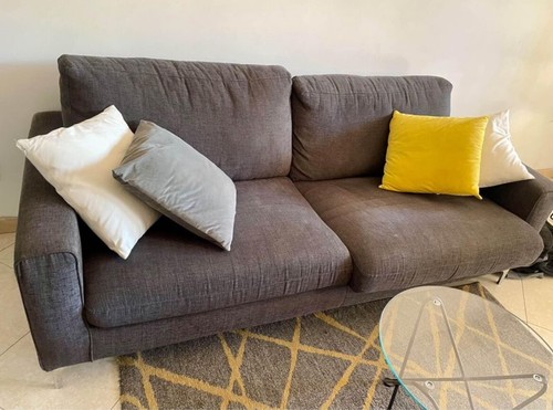 Divano due poltrone marca - e,