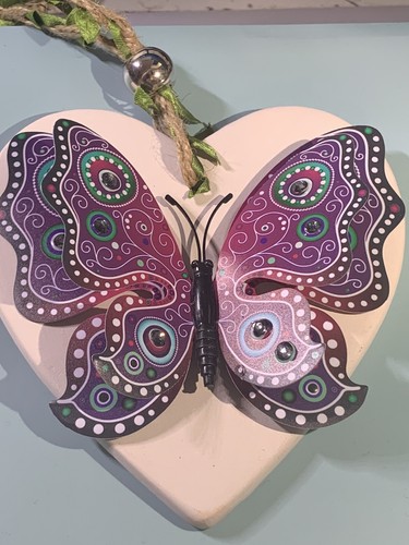 Farfalla ceramica cuore - su,